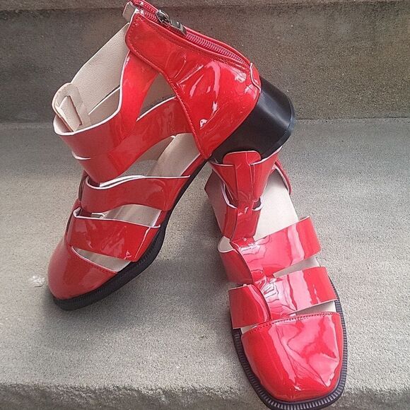 Red patent leather shoes. RONALD McDonald's ❤️ - Picture 2 of 4